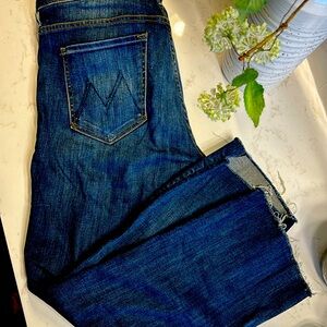 Mother insider crop step fray size 32